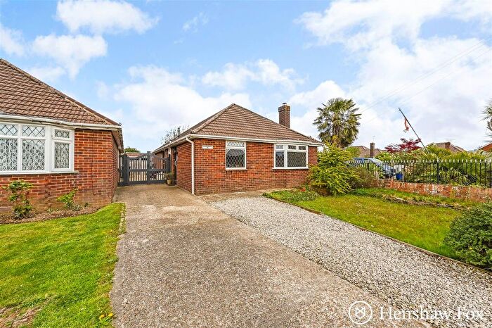 3 Bedroom Detached Bungalow For Sale In Hamtun Gardens, Totton, Hampshire, SO40