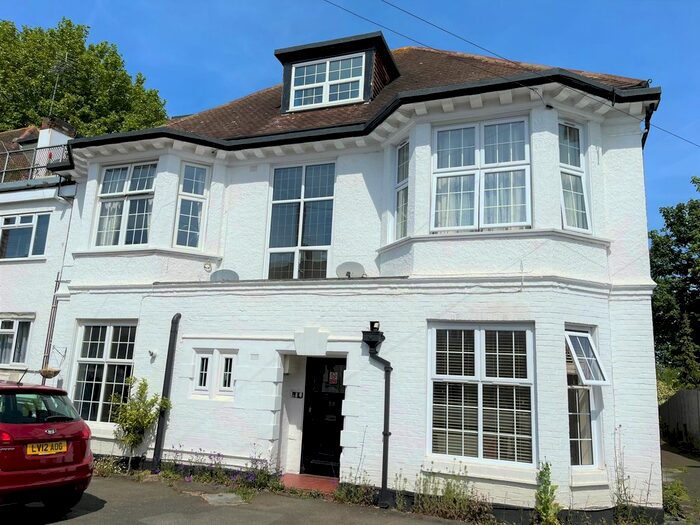 2 Bedroom Flat To Rent In - London Lane, Bromley, Kent, BR1