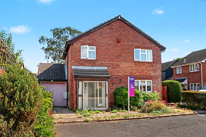 4 Bedroom Detached House For Sale In Sunridge Close, Newport Pagnell, MK16