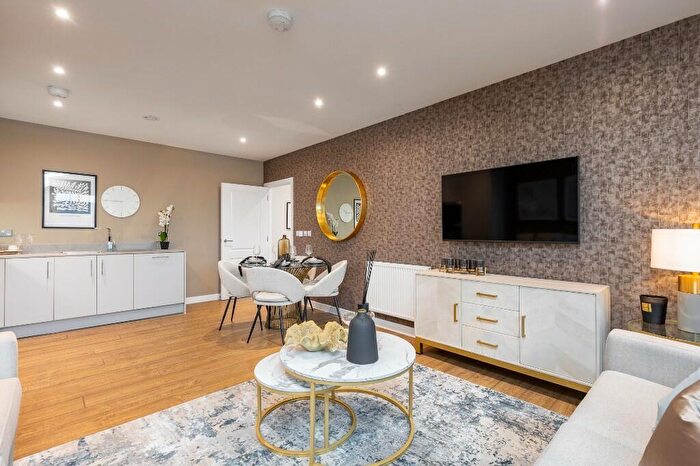 2 Bedroom Apartment For Sale In Suttons Lane, Havering, Hornchurch, RM12