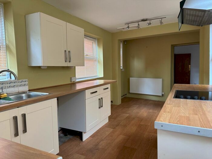 4 Bedroom End Of Terrace House To Rent In Mantle Street, Wellington, TA21