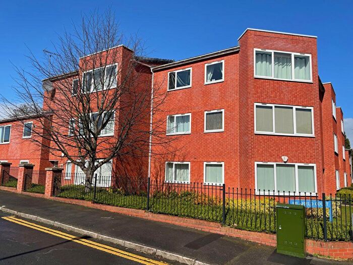2 Bedroom Flat For Sale In Lilafield Court, Heather Croft, Kingstanding, Birmingham, B44