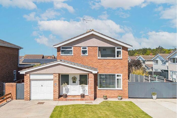 3 Bedroom Detached House For Sale In Abergele, LL22