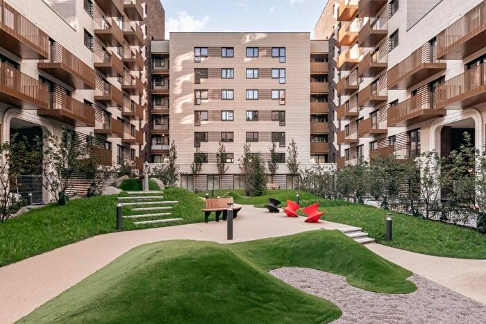 1 Bedroom Flat To Rent In Equipment Works, Vanguard Way, London, E17