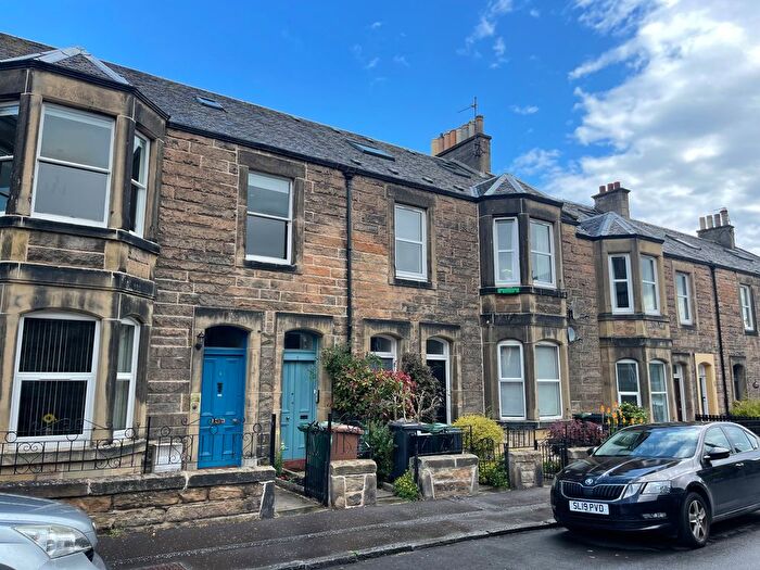 3 Bedroom Flat To Rent In Ryehill Terrace, Edinburgh, EH6
