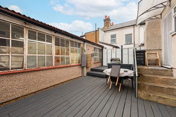 2 Bedroom Flat For Sale In Vernon Road, Sutton, SM1