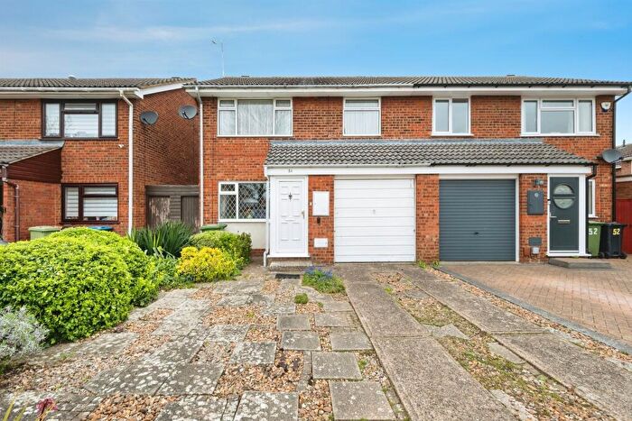 3 Bedroom Semi Detached House For Sale In Richmond Way, Newport Pagnell, MK16