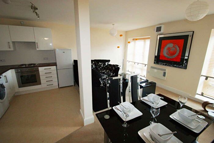 2 Bedroom Flat To Rent In Winker Green Mills, Stanningley Road, LS12