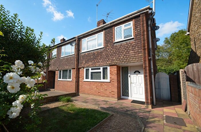 3 Bedroom End Terrace House To Rent In London Road, Staines-Upon-Thames, TW18