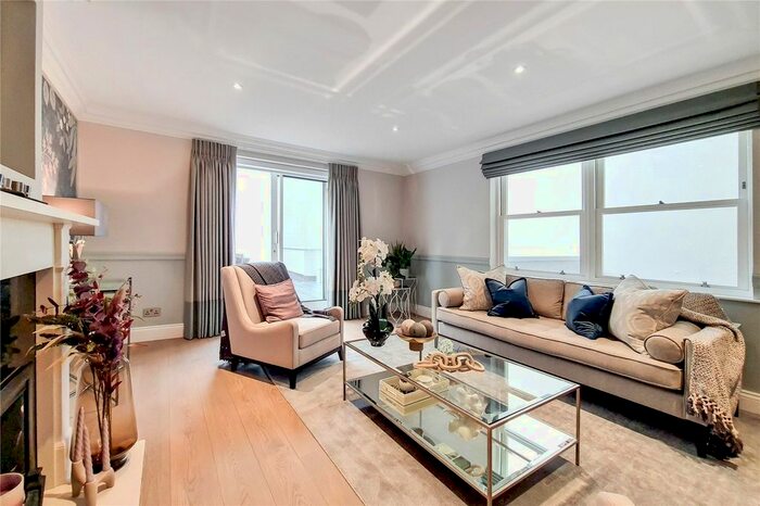 2 Bedroom Flat To Rent In Queen's Gate, London, SW7