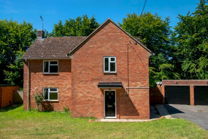 4 Bedroom Detached House To Rent In Leatler Close, Fovant, Salisbury, SP3