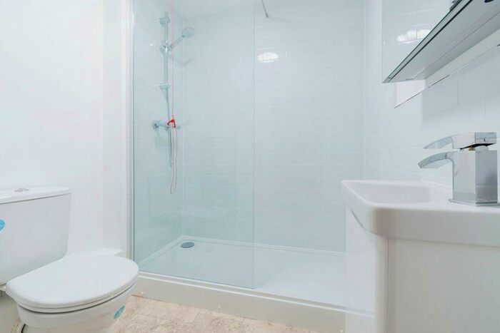 2 Bedroom Flat For Sale In Sovereign Court (South Croydon), Croydon, CR2