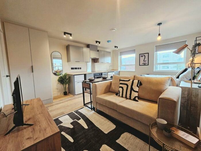 Apartment To Rent In Western Road, Romford, RM1