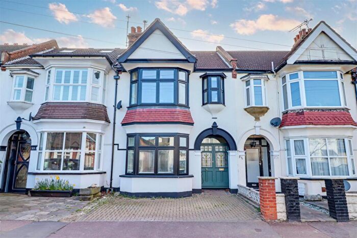 4 Bedroom Terraced House For Sale In Dundonald Drive, Leigh-on-Sea, SS9