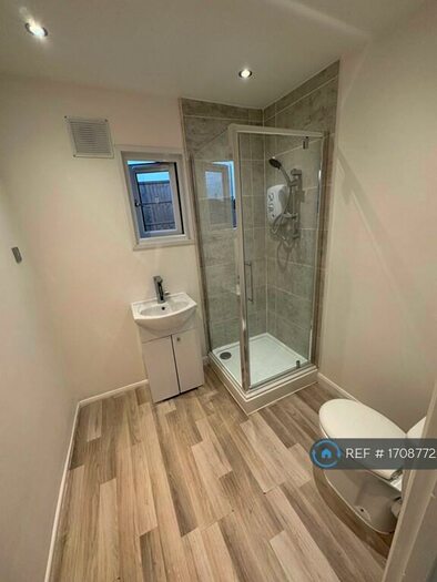 1 Bedroom Flat To Rent In Weeping Willow, Cranleigh, GU6