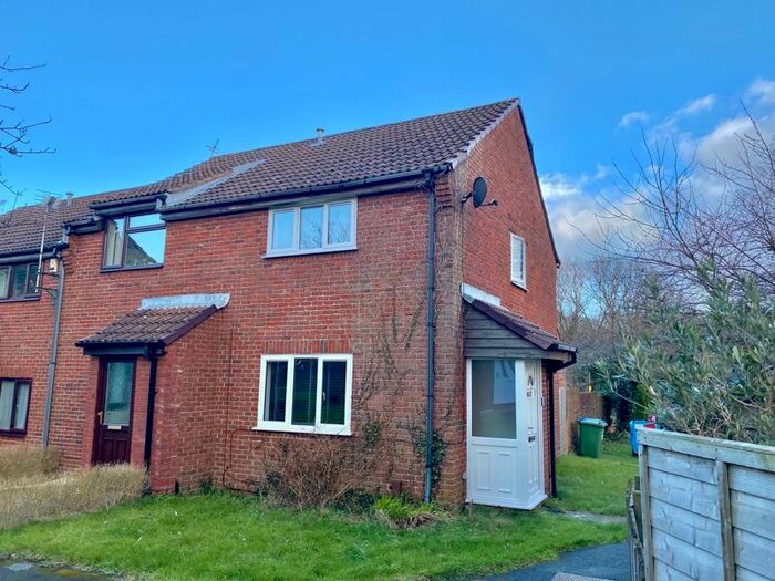 2 Bedroom Terraced House To Rent In Course Park Crescent, Fareham, PO14