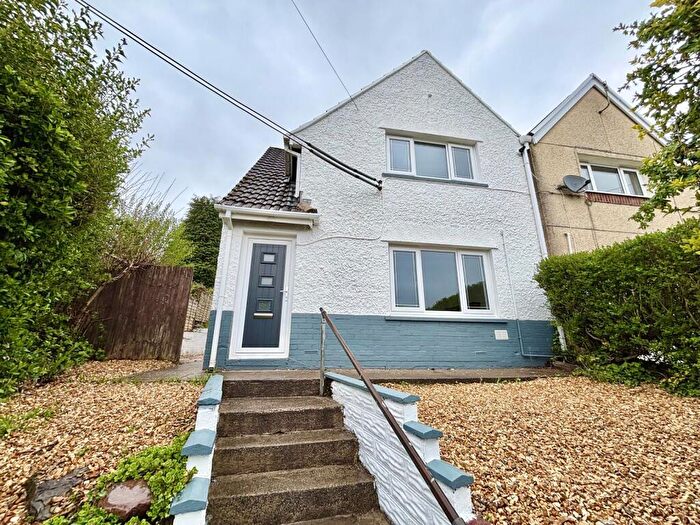 3 Bedroom Semi-Detached House For Sale In Cilmaengwyn Road, Pontardawe, Swansea., SA8