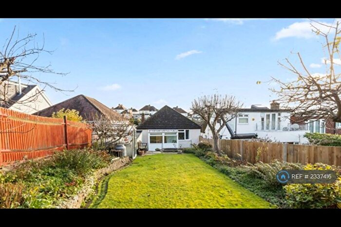 2 Bedroom Bungalow To Rent In Milton Avenue, Barnet, EN5