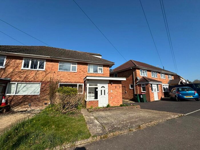 4 Bedroom House To Rent In Milton Road, Crawley, RH10