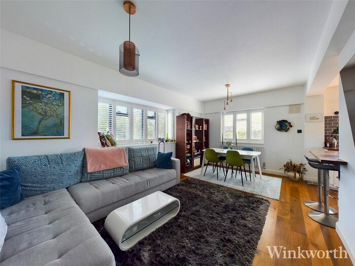 2 Bedroom Flat To Rent In Kingsbridge Avenue, London, W3