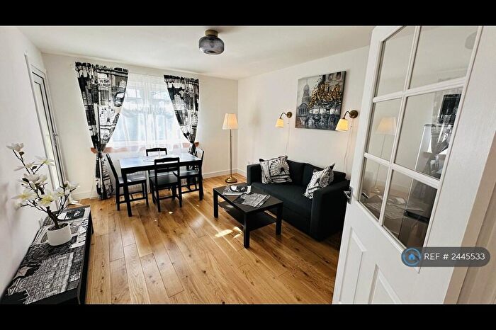 2 Bedroom Flat To Rent In Clouston Court, Glasgow, G20