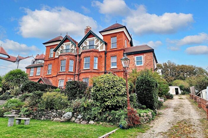2 Bedroom Flat For Sale In West Bay, DT6