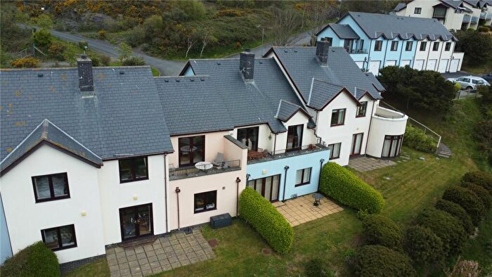 2 Bedroom Flat For Sale In Ffordd Parc Y Llethrau, Aberdyfi, Gwynedd, LL35