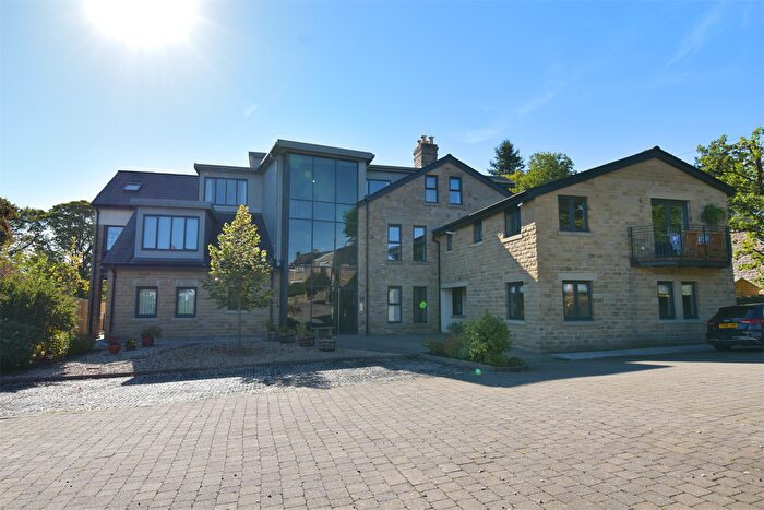 2 Bedroom Flat For Sale In Whaley Lane, Whaley Bridge, High Peak, SK23