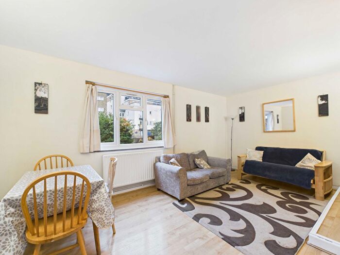 3 Bedroom Terraced House To Rent In Burbage Close, London Bridge, SE1