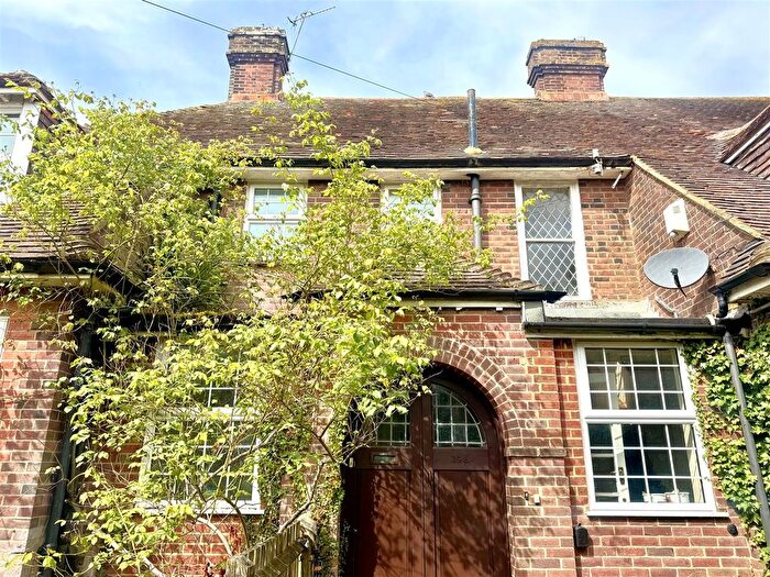 1 Bedroom Flat To Rent In Cooden Sea Road, Bexhill-On-Sea, TN39