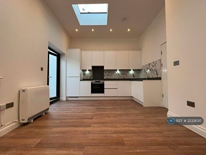 1 Bedroom Flat To Rent In Cordwallis Road, Maidenhead, SL6