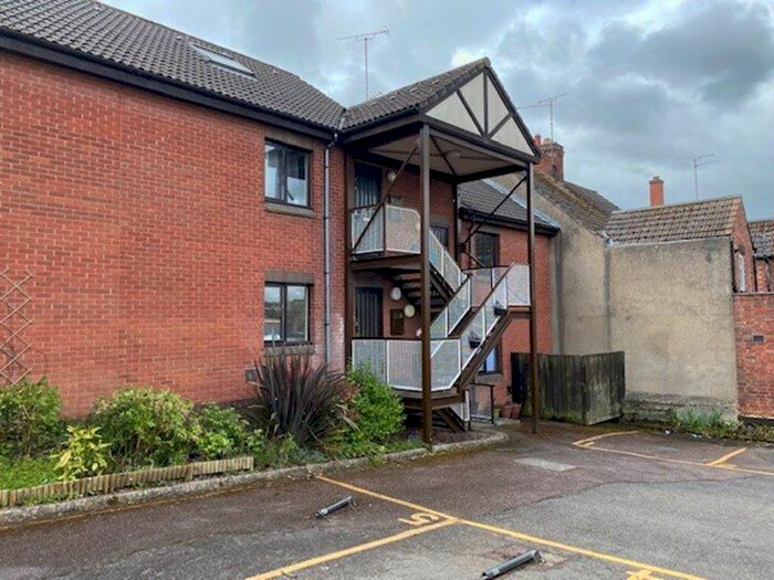 1 Bedroom Flat To Rent In Hillside Terrace, Meadow Road, Kettering, NN16