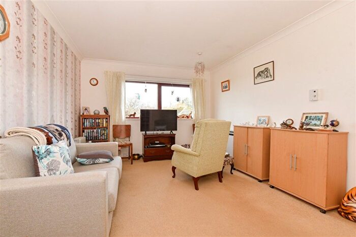 1 Bedroom Flat For Sale In Fairlee Road, Newport, Isle Of Wight, PO30