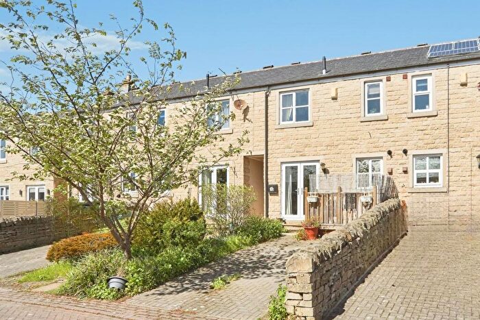 2 Bedroom Terraced House For Sale In Town Gate Close, Guiseley, Leeds, LS20