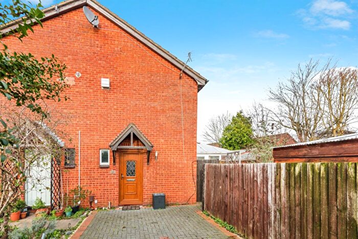 1 Bedroom End Of Terrace House For Sale In Norris Close, Abingdon, OX14