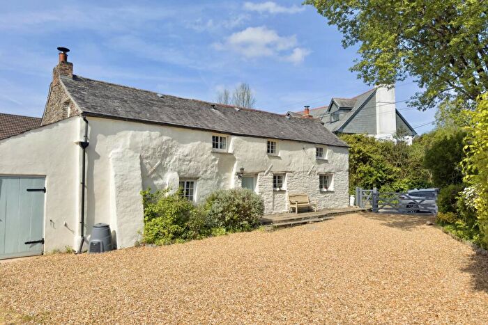 3 Bedroom Detached House For Sale In Meadowside, Burlawn, PL27