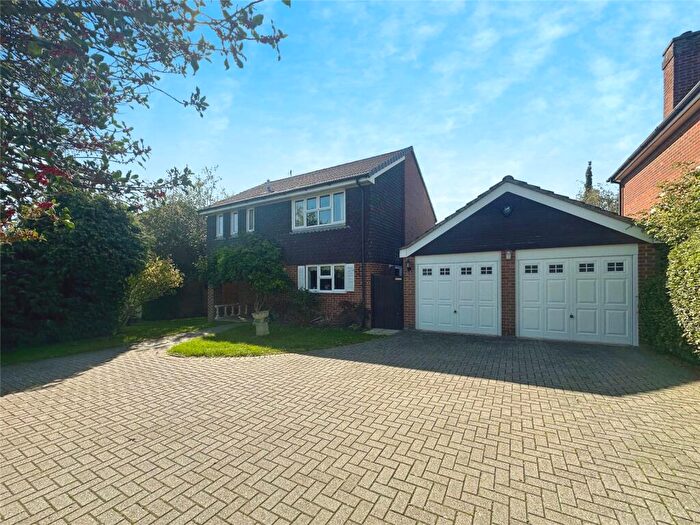 4 Bedroom Detached House For Sale In Butts Hill Road, Woodley, Reading, RG5