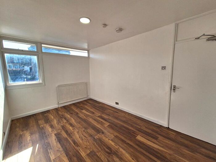 5 Bedroom Terraced House To Rent In Birch Close, London, SE15