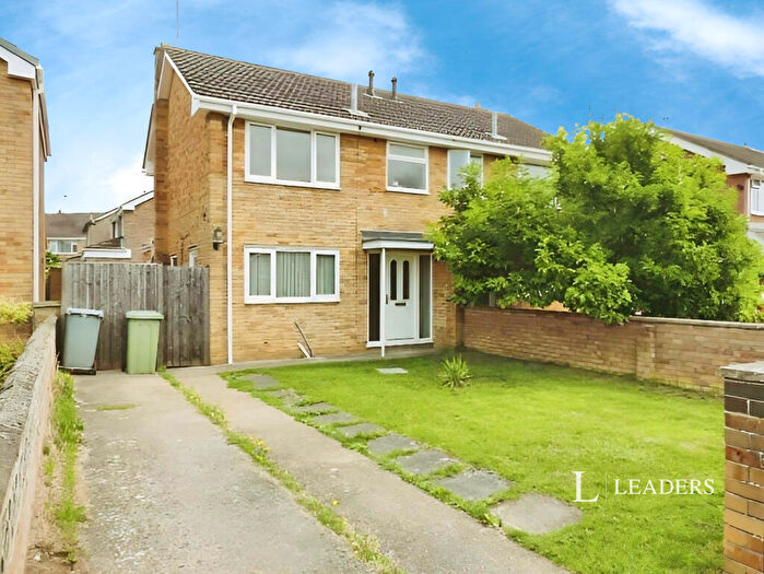 3 Bedroom Semi-Detached House To Rent In Saxon Way, Bourne, PE10