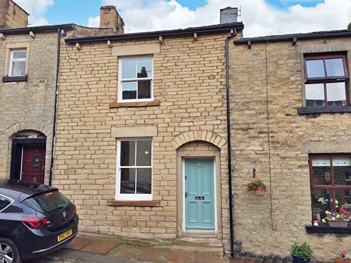 2 Bedroom Terraced House To Rent In Kings Street, Skipton, BD23