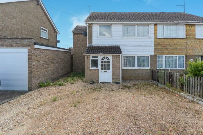 4 Bedroom Semi-Detached House For Sale In Keats Close, Earls Barton, Northampton, NN6