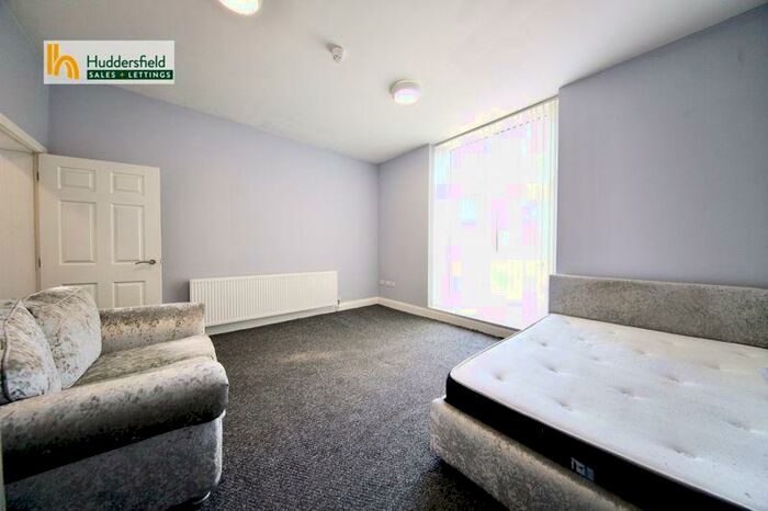 1 Bedroom Flat To Rent In New North Road, Huddersfield, HD1