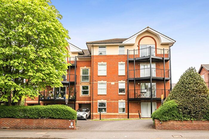 2 Bedroom Flat For Sale In Archers Road, Banister Gate, SO15