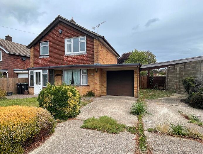 3 Bedroom Detached House For Sale In Warrys Close, Hythe, SO45