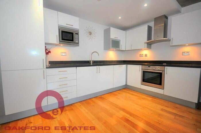 3 Bedroom Flat To Rent In Drummond Street, Euston, NW1
