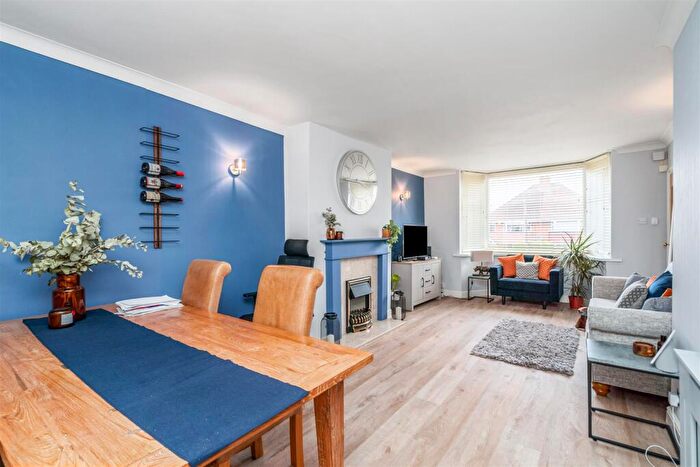 2 Bedroom Semi-Detached House For Sale In Wentworth Road, Solihull, B92