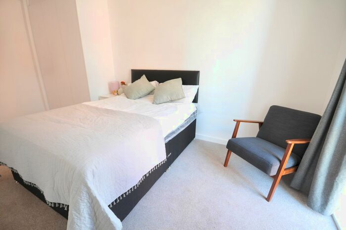 3 Bedroom Flat To Rent In Lockside Lane, Salford, M5