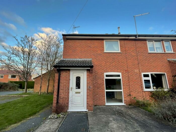3 Bedroom Semi-Detached House To Rent In Heywood Close, Southwell, NG25