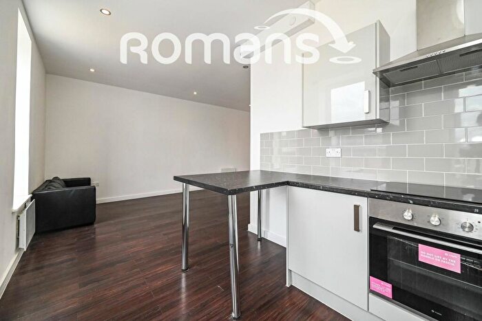 3 Bedroom Apartment To Rent In Miflats, RG12