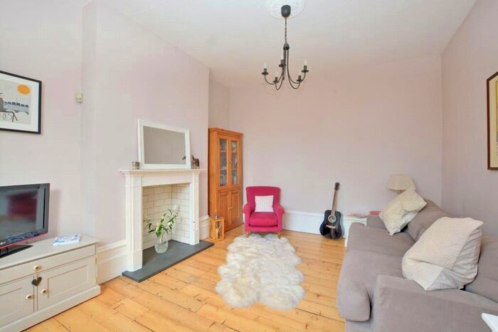 1 Bedroom Apartment To Rent In Granville Park, Lewisham, London, SE13